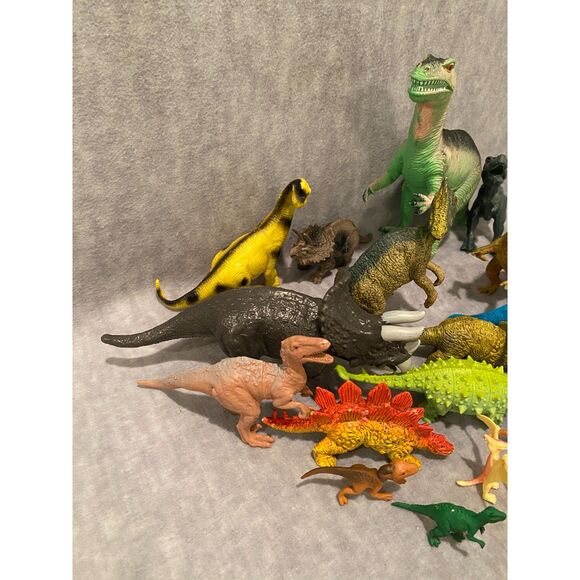 Large‎ Miscellaneous Lot of Dinosaurs Small Medium Large - Over 2 lbs. - Picture 8 of 10